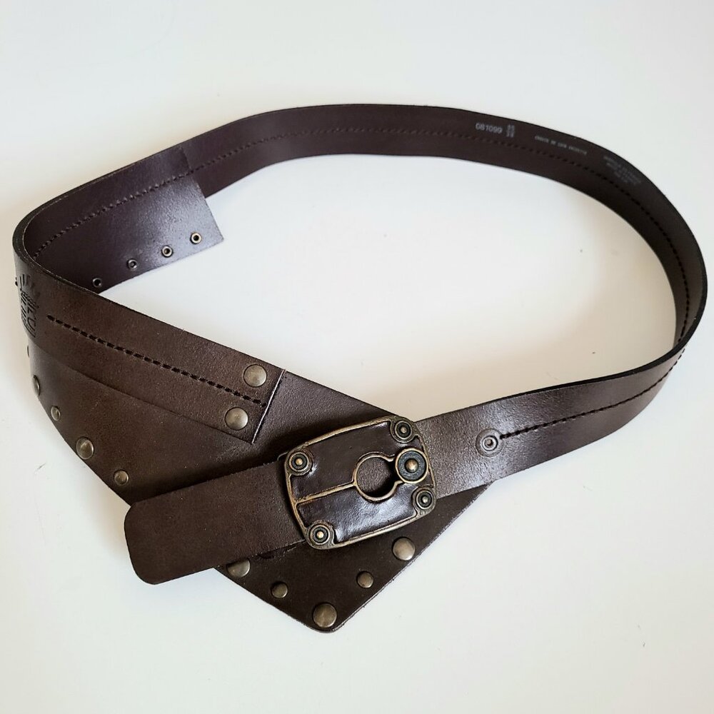Genuine leather brown belt. Made in France,